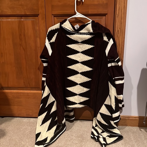Aztec Print Cardigan - Picture 2 of 3